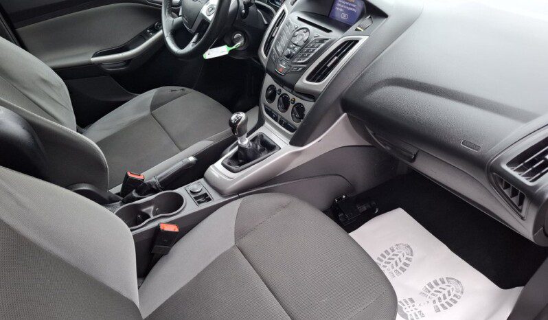 
								FORD FOCUS 1.6 TDCI EDITION 2012 full									