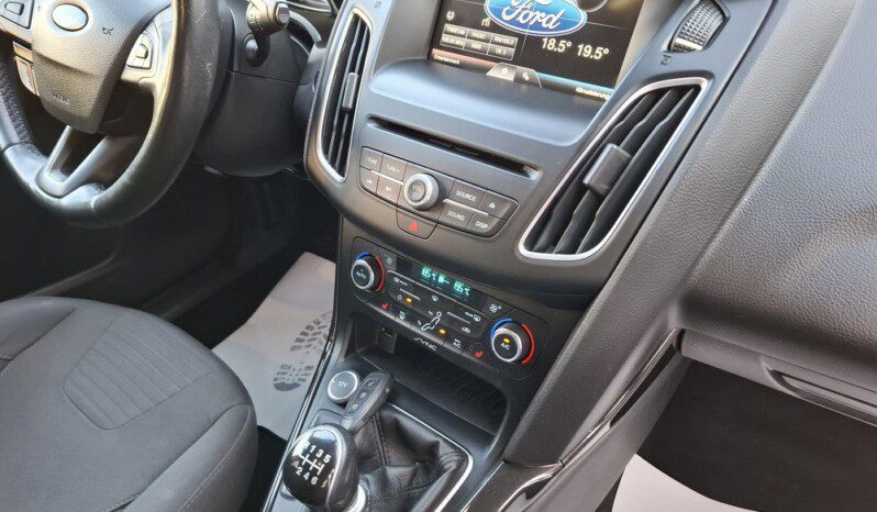 
								FORD FOCUS 1.5 TDCI TITANIUM 2015 EURO 6 full									