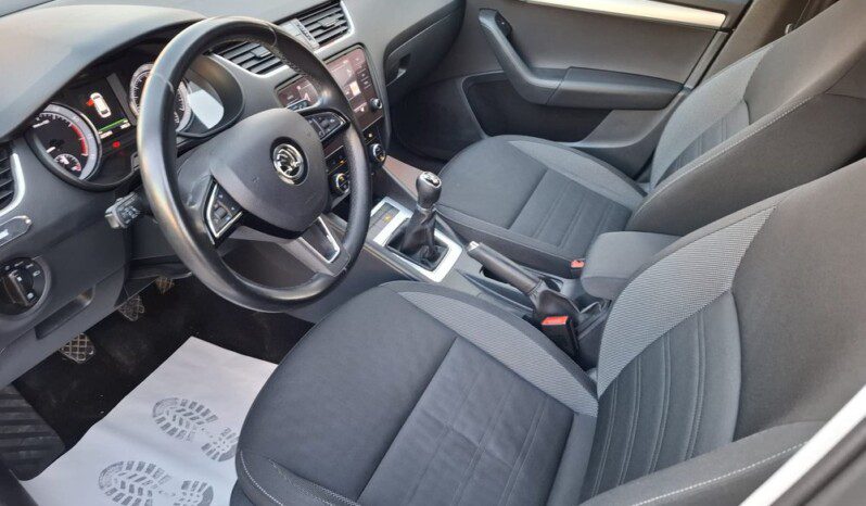 
								SKODA OCTAVIA 1.0 AMBITION 2017 / 2018 EURO 6 full									