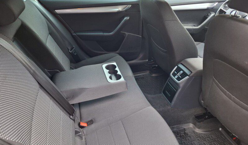 
								SKODA OCTAVIA 1.6 TDI AMBITION 2014 / 2015 full									