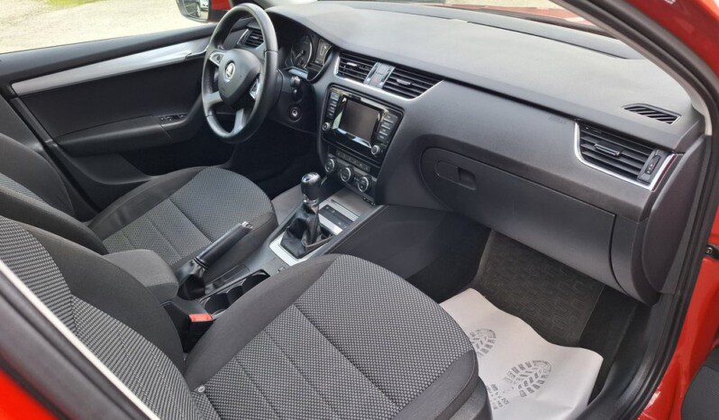 
								SKODA OCTAVIA 1.6 TDI AMBITION 2014 / 2015 full									