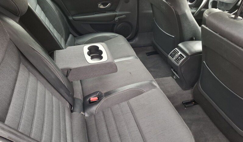
								RENAULT LAGUNA 1.5 DCI BLACK EDITION 2012 full									