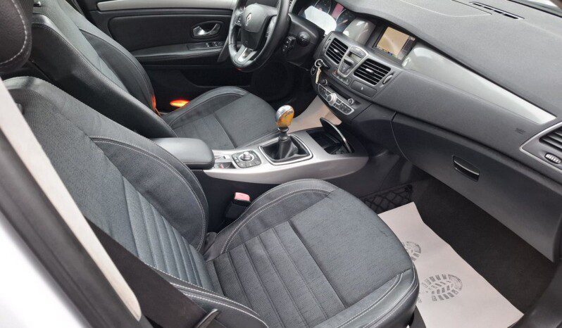 
								RENAULT LAGUNA 1.5 DCI BLACK EDITION 2012 full									