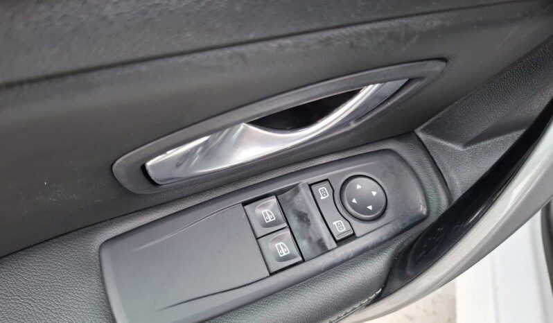 
								RENAULT LAGUNA 1.5 DCI BLACK EDITION 2012 full									