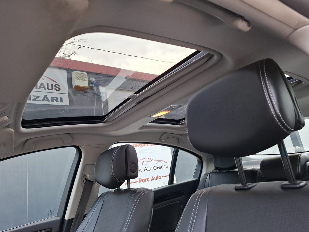 RENAULT LAGUNA 2.0 DCI INITIALE 2012