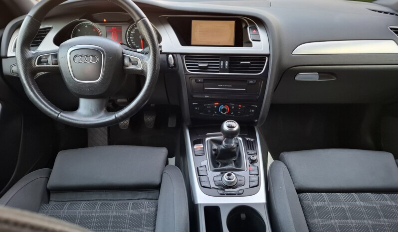 
								AUDI A4 2.0 TDI AMBITION 2010 / 2011 full									