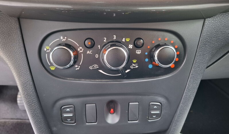 
								DACIA LOGAN MCV 1.2 LAUREATE 2015 full									