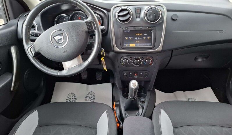 
								DACIA SANDERO STEPWAY 0.9 TCE LAUREATE 2013 full									