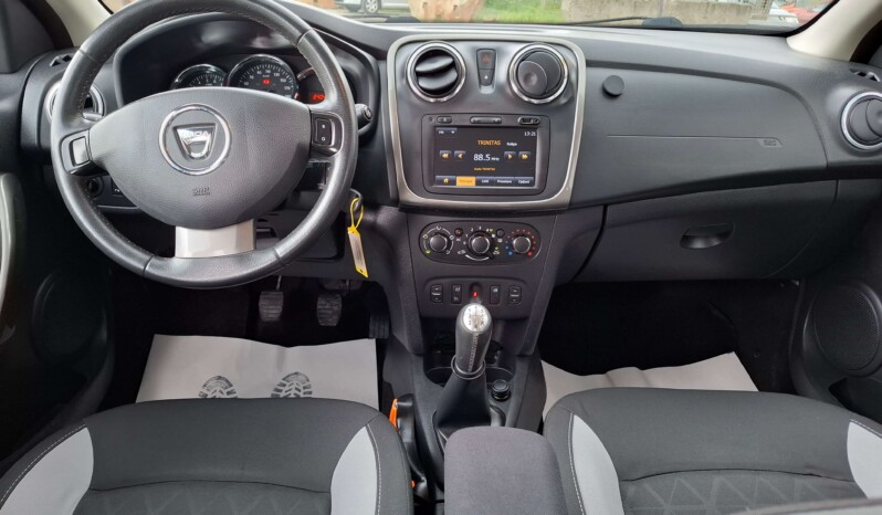 
								DACIA SANDERO STEPWAY 0.9 TCE LAUREATE 2013 full									