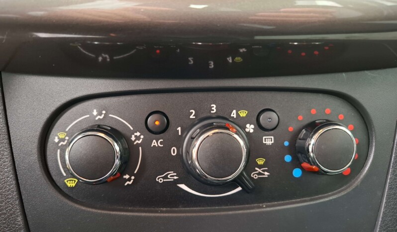 
								DACIA SANDERO STEPWAY 0.9 TCE LAUREATE 2013 full									