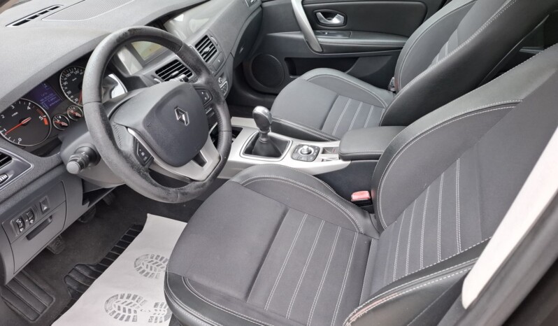 
								RENAULT LAGUNA 1.5 DCI BLACK EDITION 2011 full									