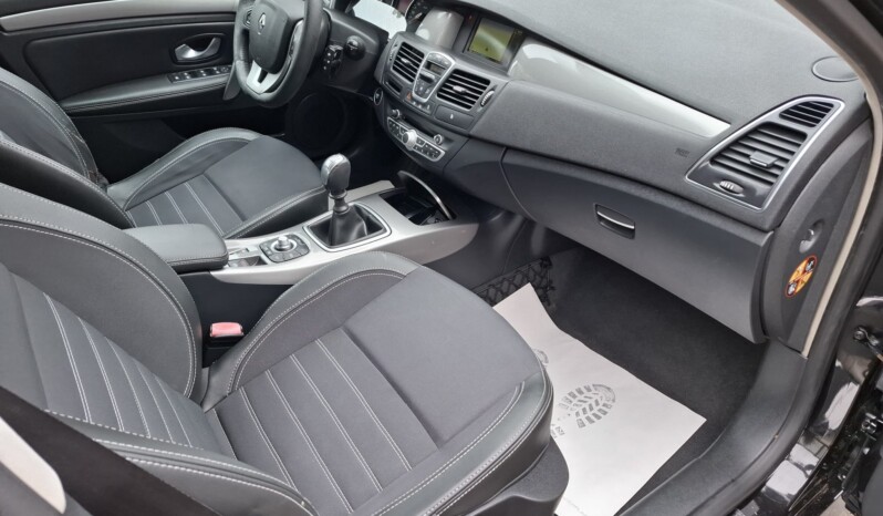 
								RENAULT LAGUNA 1.5 DCI BLACK EDITION 2011 full									