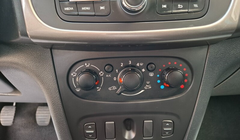 
								DACIA SANDERO STEPWAY 0.9 TCE PRESTIGE 2015 full									