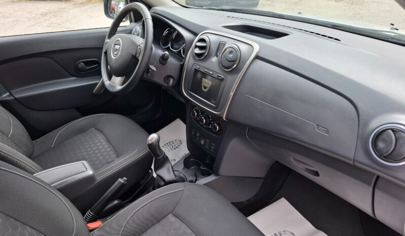 
								DACIA SANDERO 0.9 TCE LAUREATE 2015 full									