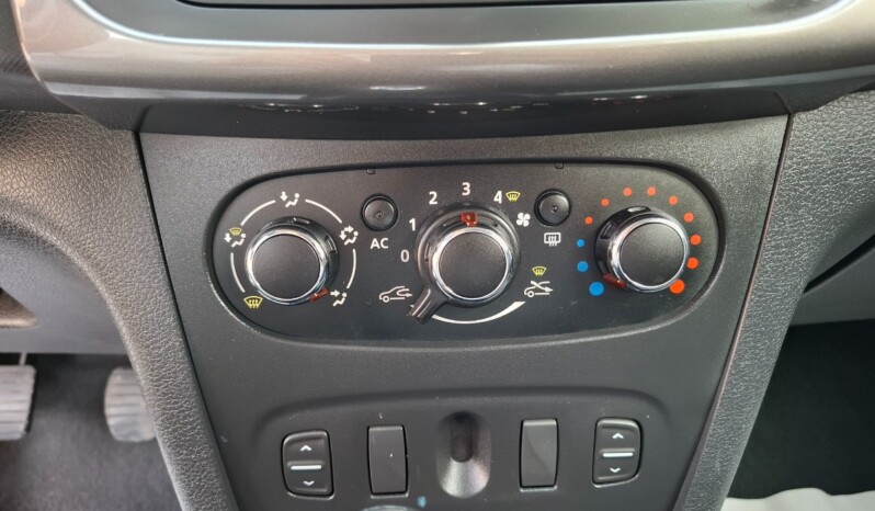 
								DACIA SANDERO 1.2 LAUREATE 2013 full									