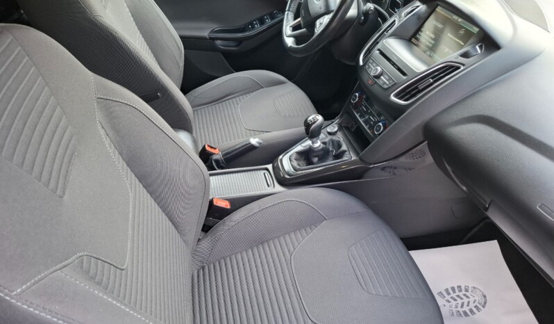 
								FORD FOCUS 2.0 TDCI TITANIUM 2015 EURO 6 full									