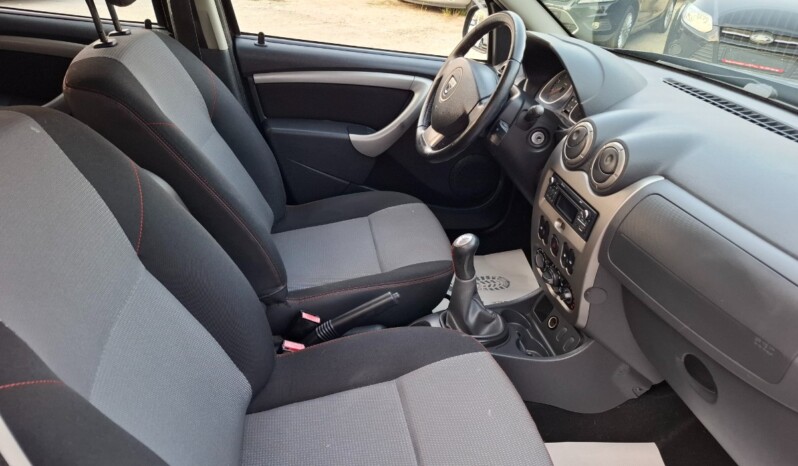 
								DACIA DUSTER 1.6 BENZINA LAUREATE 2012 full									