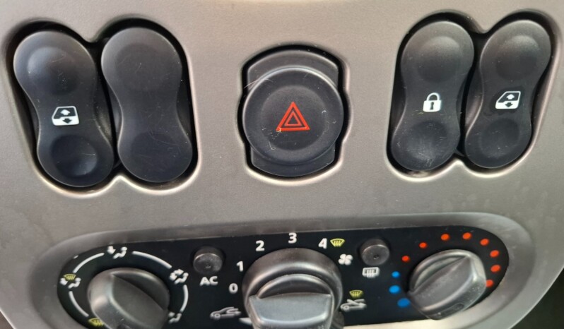 
								DACIA DUSTER 1.6 BENZINA LAUREATE 2012 full									