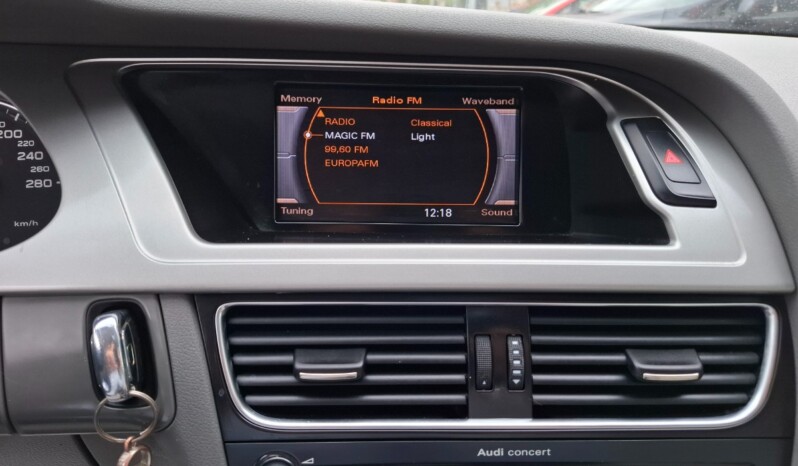 
AUDI A4 2.0 TDI ATTRACTION 2009 / 2010 EURO 5 full									