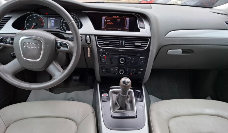 
AUDI A4 2.0 TDI ATTRACTION 2009 / 2010 EURO 5 full									
