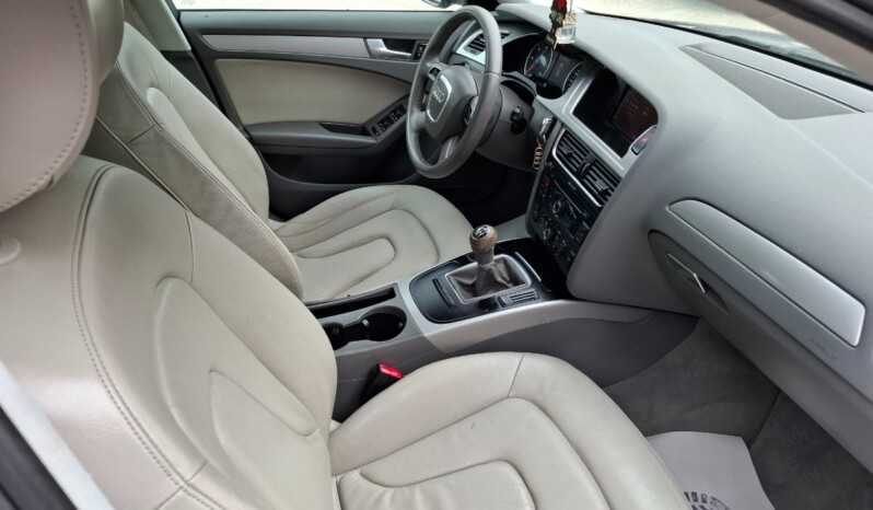 
AUDI A4 2.0 TDI ATTRACTION 2009 / 2010 EURO 5 full									