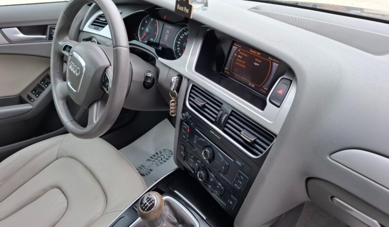 
AUDI A4 2.0 TDI ATTRACTION 2009 / 2010 EURO 5 full									