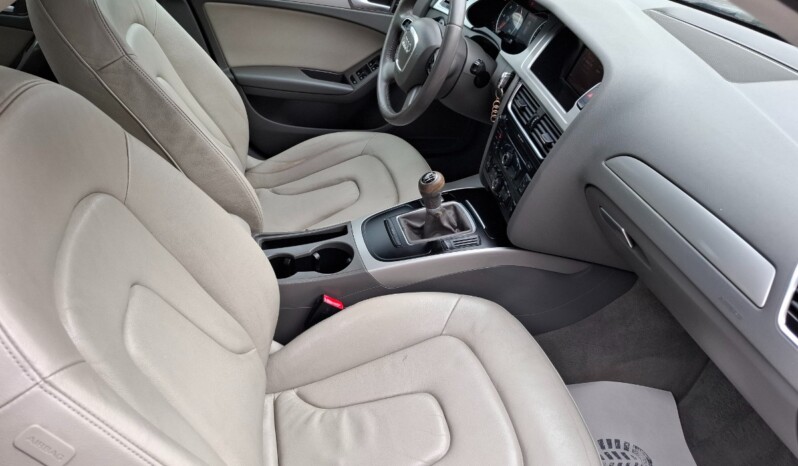 
AUDI A4 2.0 TDI ATTRACTION 2009 / 2010 EURO 5 full									