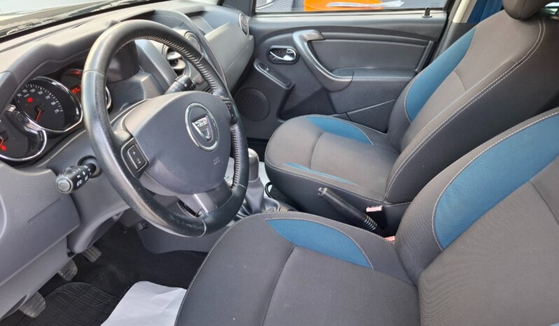 
								DACIA DUSTER 1.6 I CELEBRATION 2015 EURO 6 full									