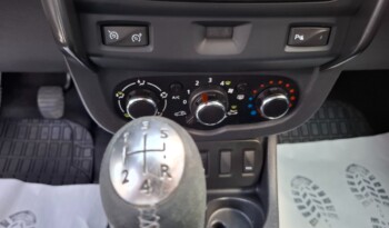 
									DACIA DUSTER 1.6 I CELEBRATION 2015 EURO 6 full								