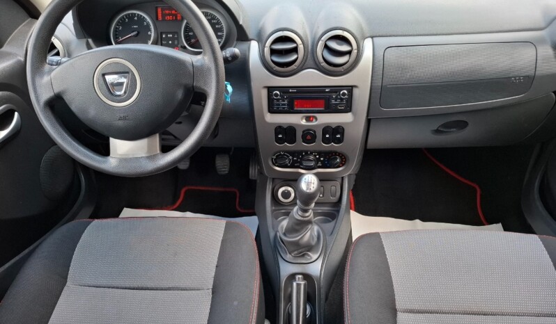 
DACIA DUSTER 1.5 DCI 4X4 LAUREATE 2013 full									