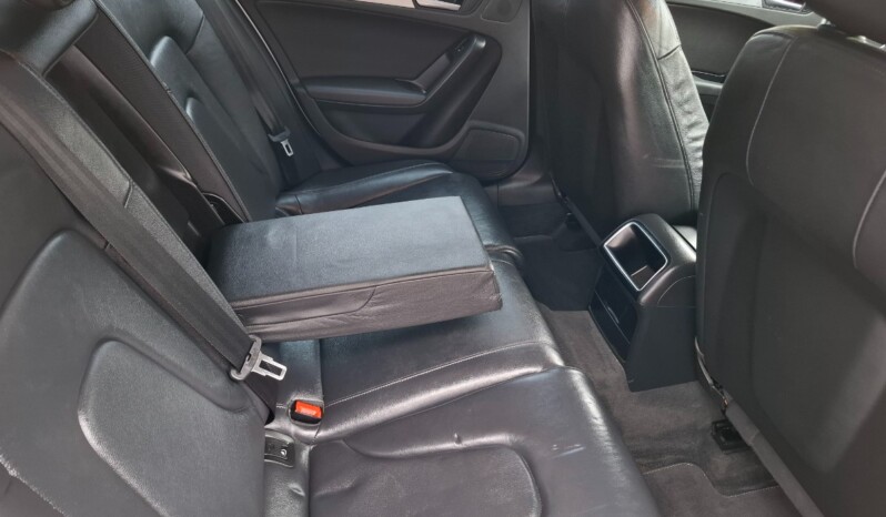 
AUDI A4 2.0 TDI AMBIENTE 2011 / 2012 full									