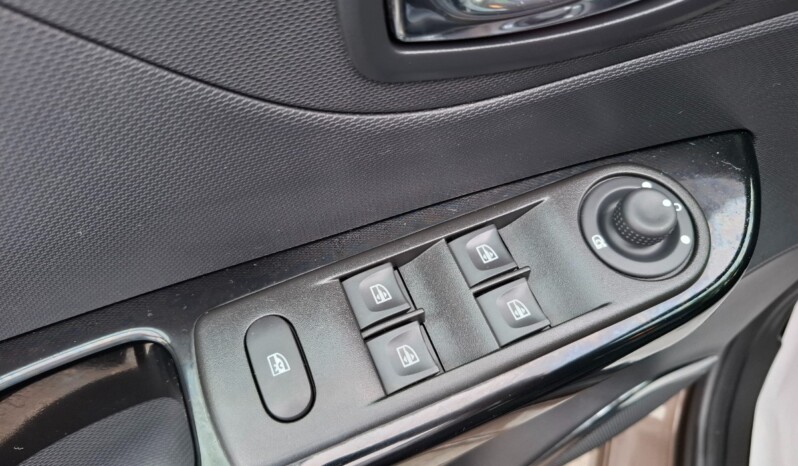 
RENAULT CAPTUR 0.9 TCE ENERGY 2013 full									