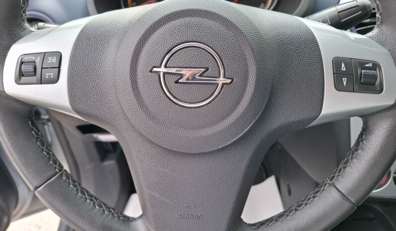 
OPEL CORSA 1.4 EDITION 111 JAHRE 2010 EURO 5 full									